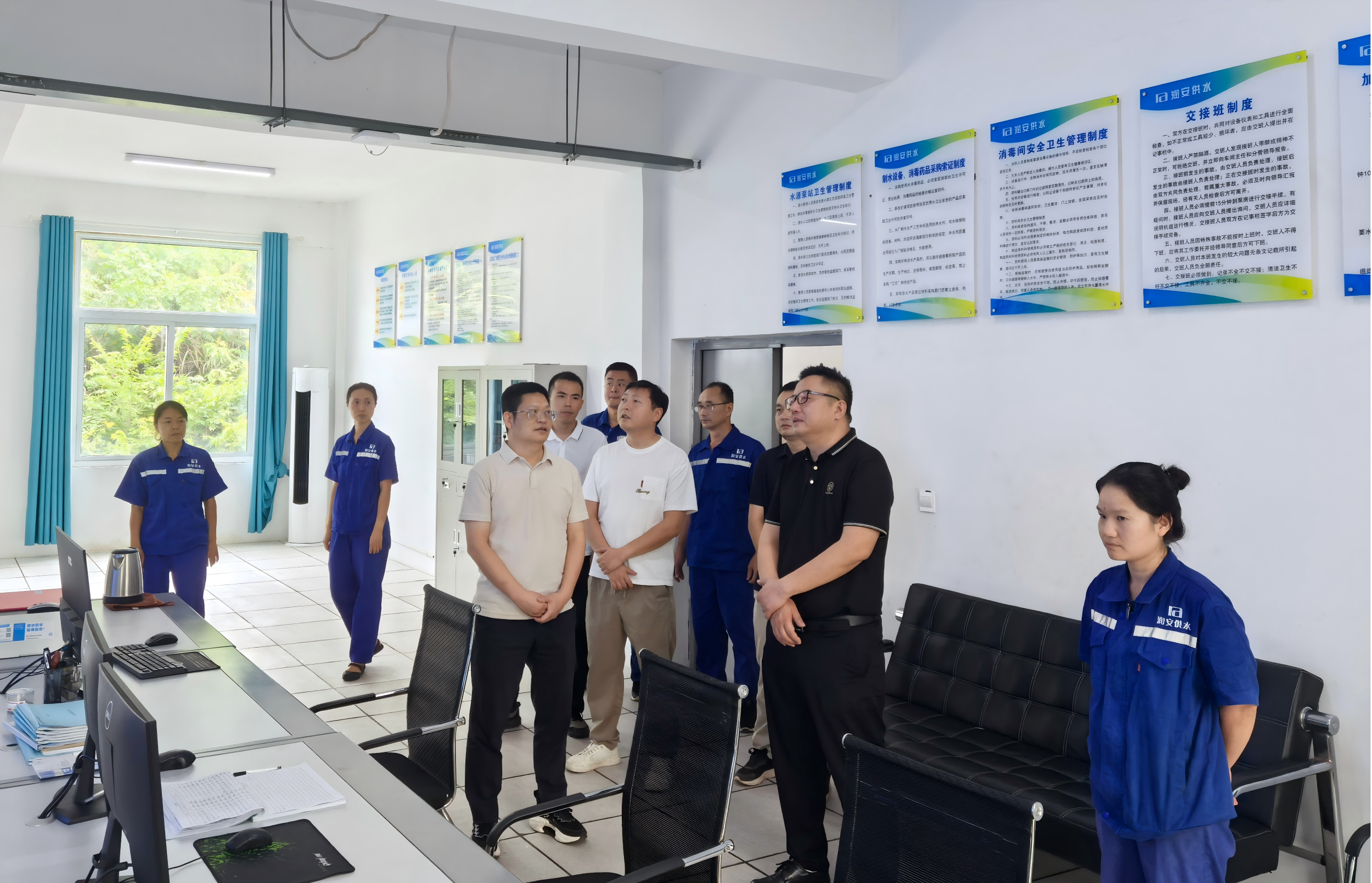 战高温 送清凉 保安全 ——耀安集团慰问生产一线干部职工